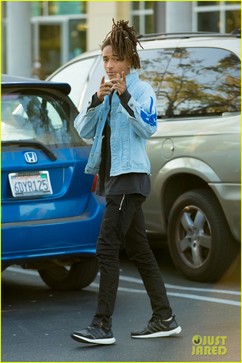 jaden willow smith hang out separately in ia00312mytext3762950