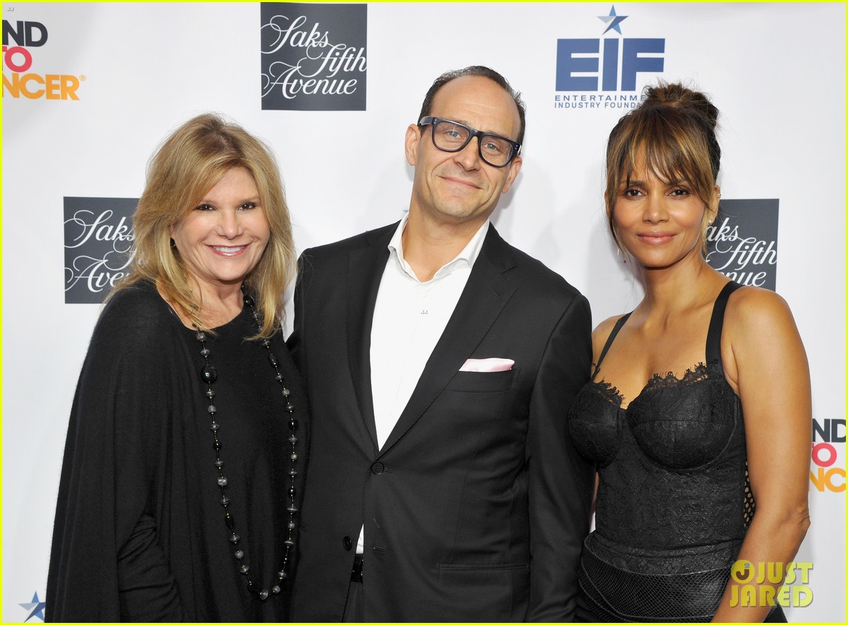 halle berry supports fighting womens cancers at key to the cure celebration 01