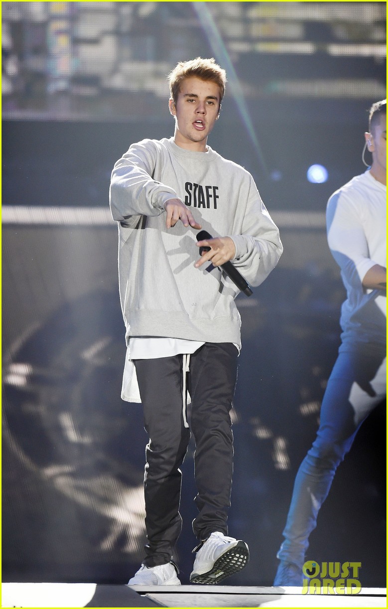 justin bieber manchester concert stop screaming again 17