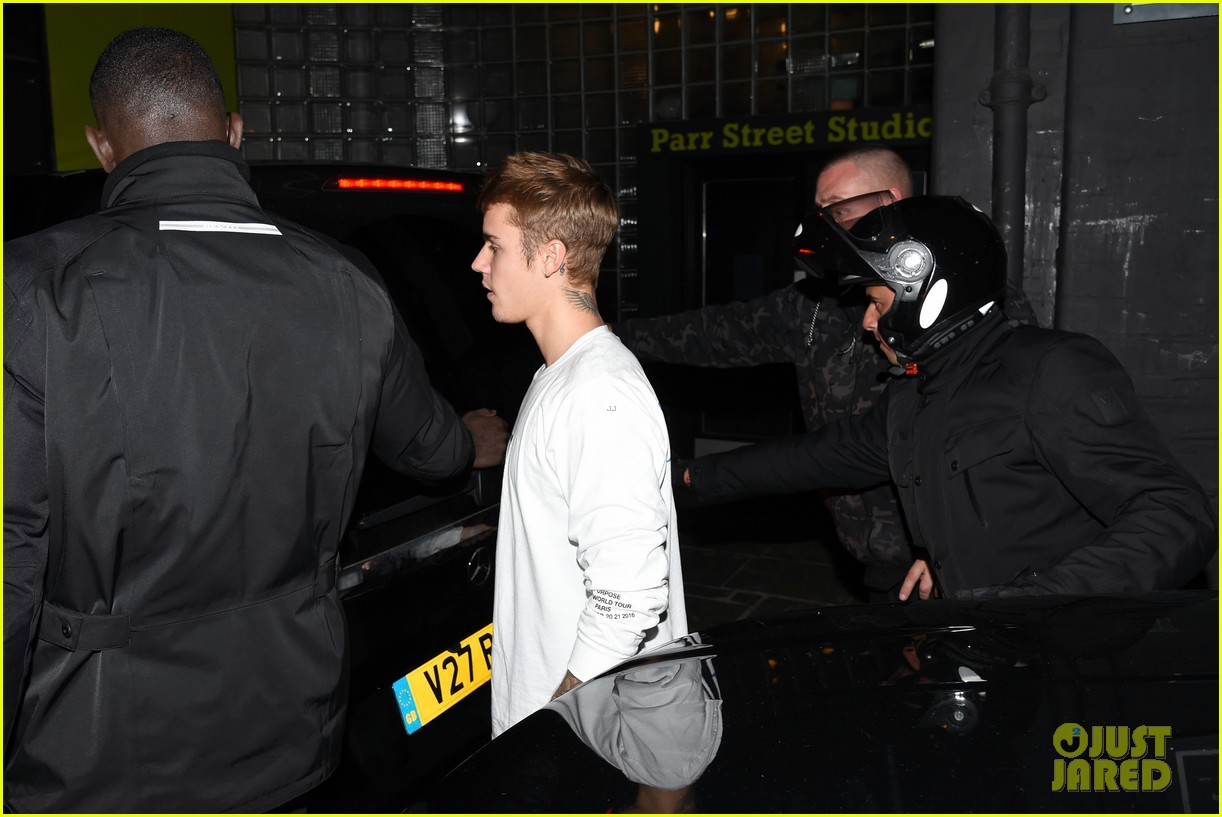 justin bieber steps out after telling fans to stop screamingmytext09mytext3789132