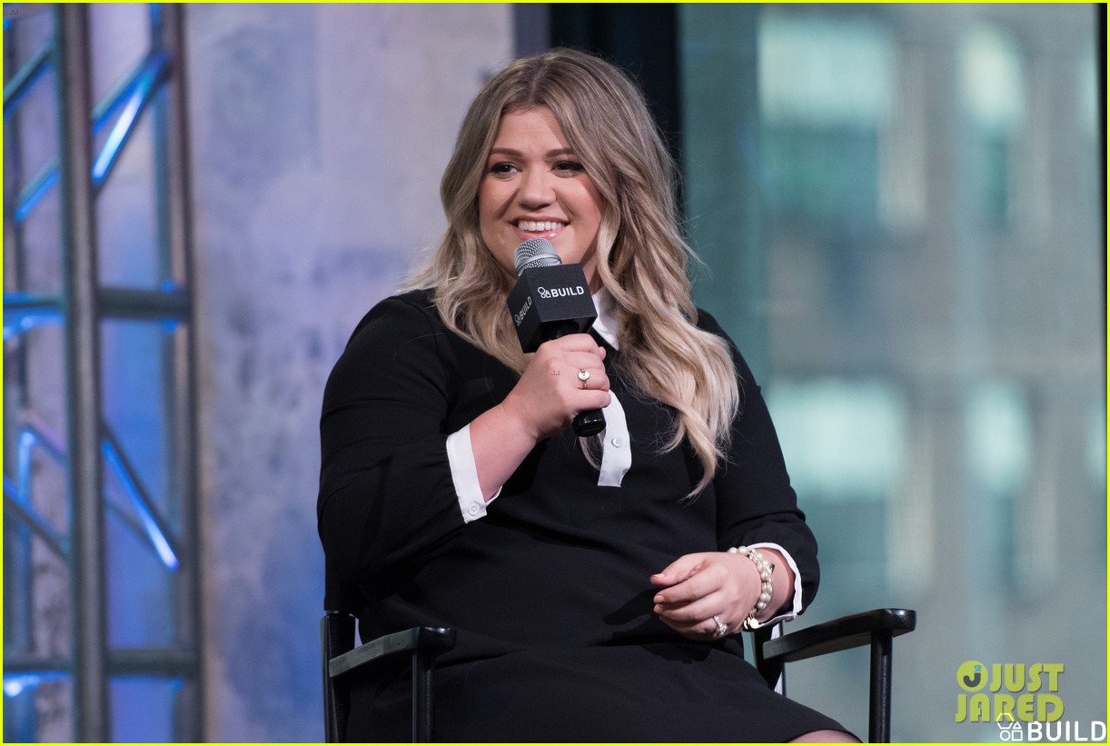 Kelly Clarkson Reveals She Doesn't Want More Kids Photo 3777679