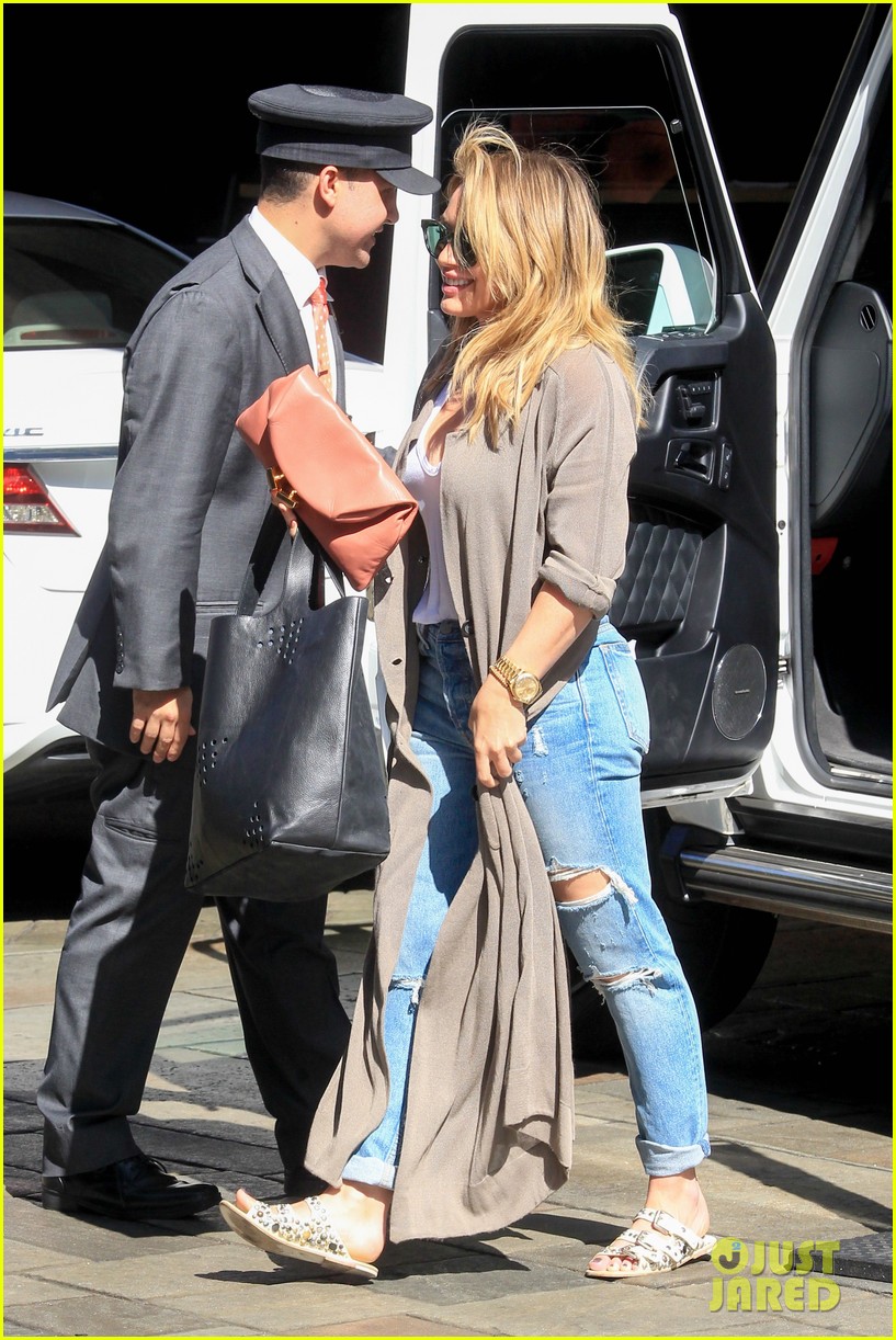Hilary Duff \u0026 Boyfriend Jason Walsh Make it Instagram Official!: Photo  3787081 | Hilary Duff, Jason Walsh, Susan Duff Photos | Just Jared:  Entertainment News, image size:817x1222