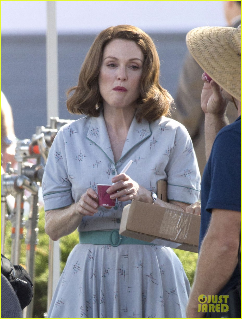 george clooney directs julianne moore suburbicon 203788951