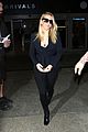 ellie goulding lands at lax airport 04