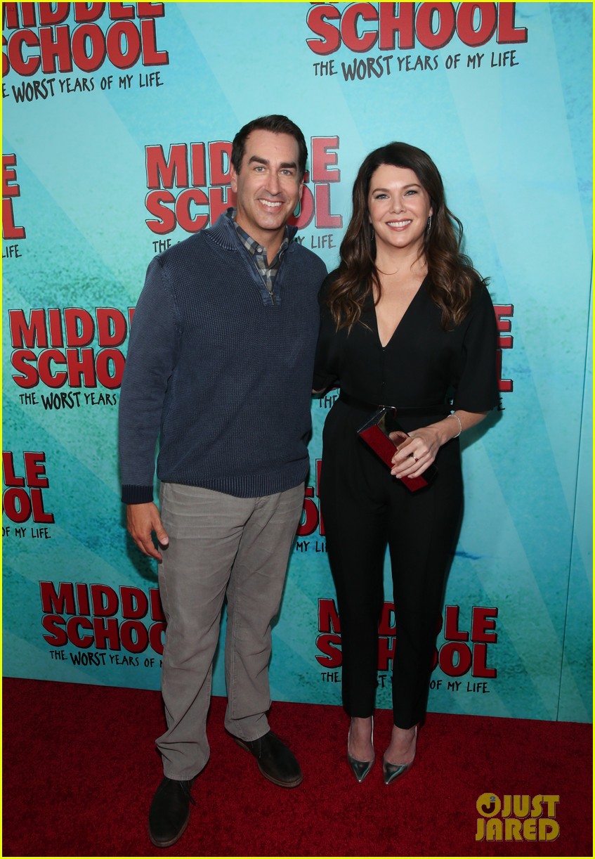lauren graham premieres middle school the worst years of my life in nyc 09