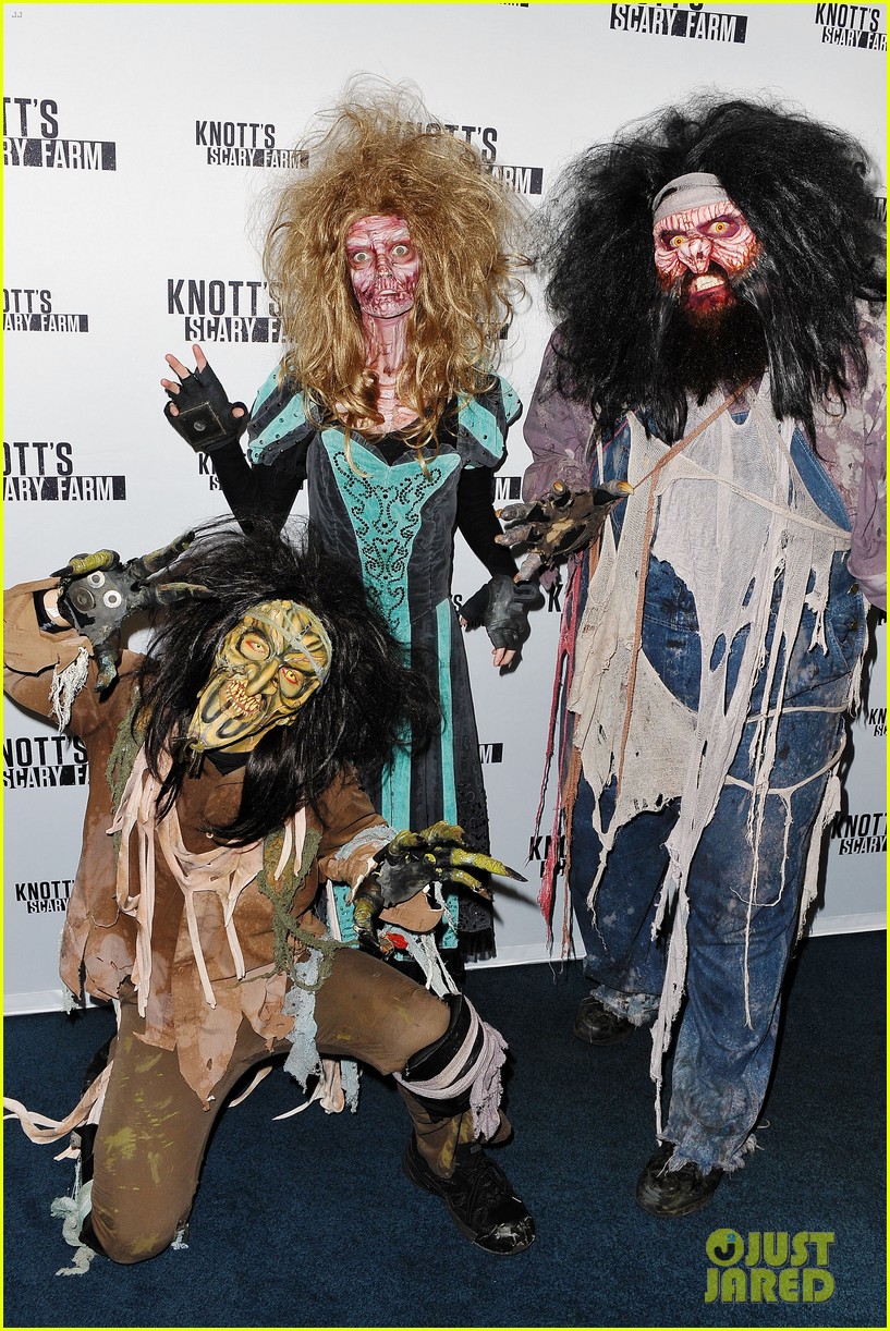 lydia hearst becomes ghost town monster for knotts scary farm 03