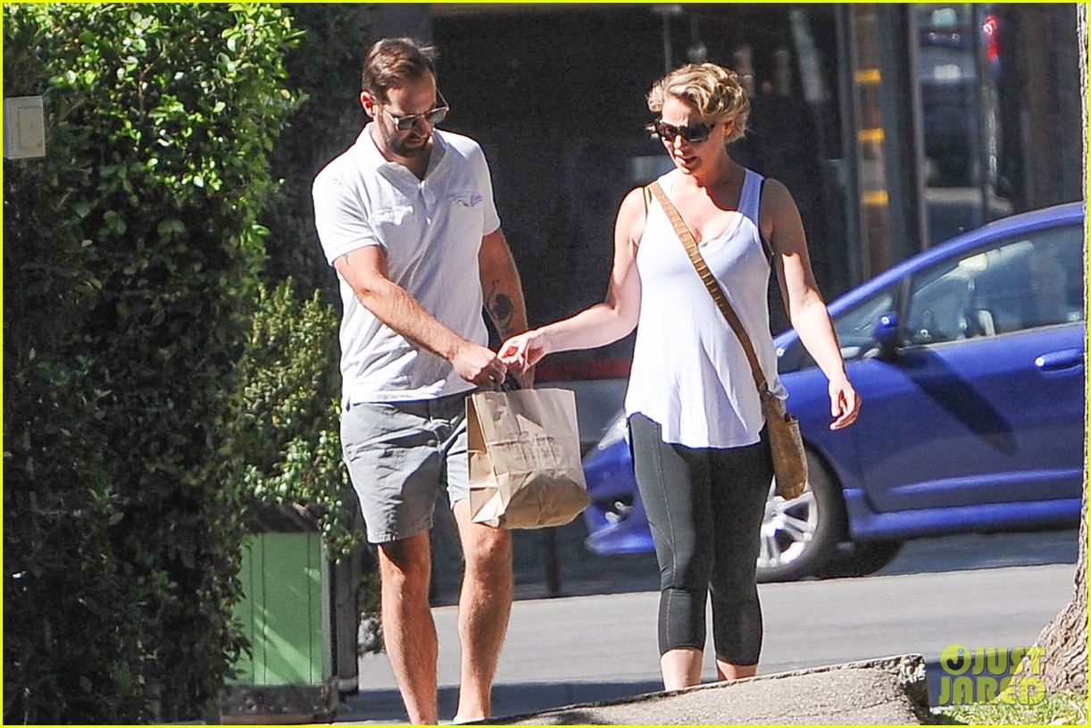 katehrine heigl and josh kelley step out for a lunch date after his concert 173781313