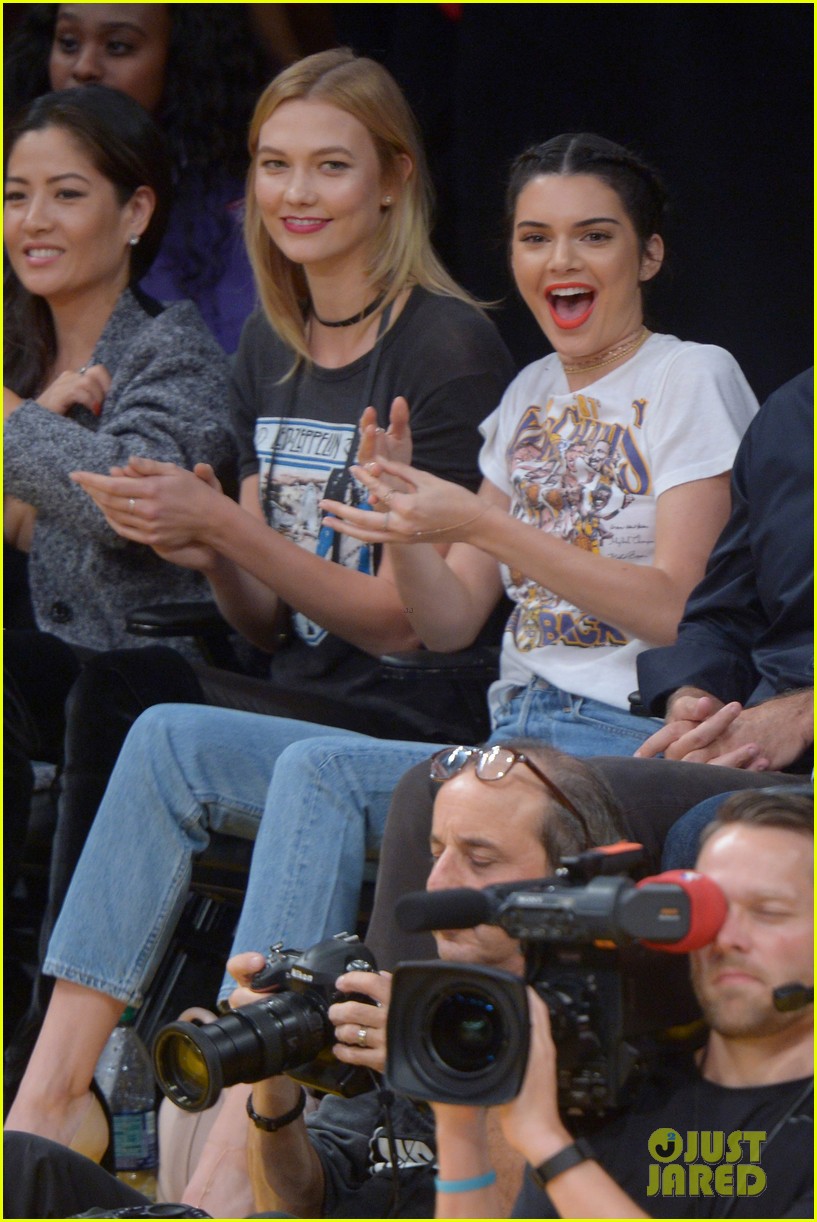 kendall jenner and karlie kloss sit courtside while cheering on lakers jordan clarkson 073795239