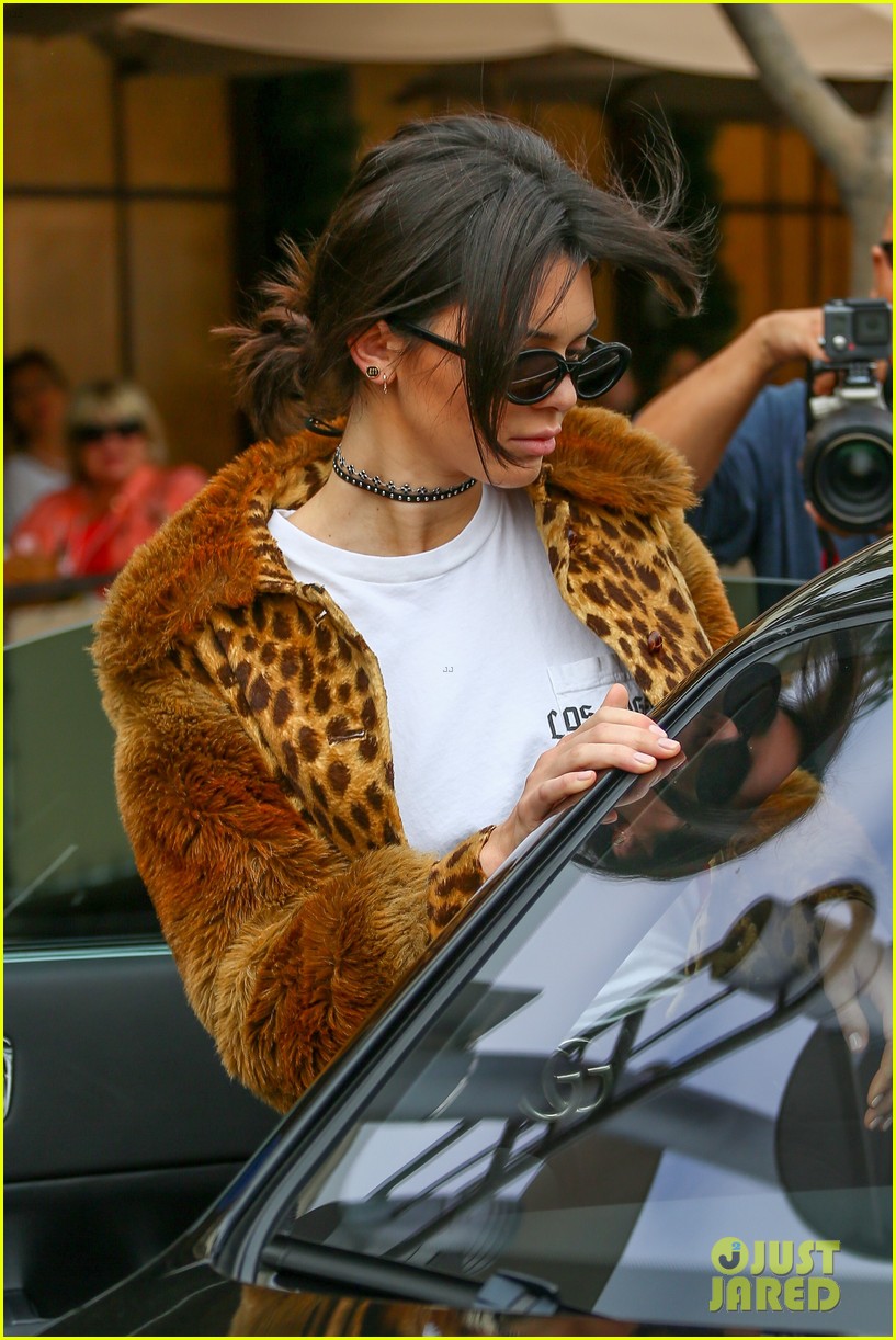 kendall jenner scott disick go shopping with extra security00113mytext3784047