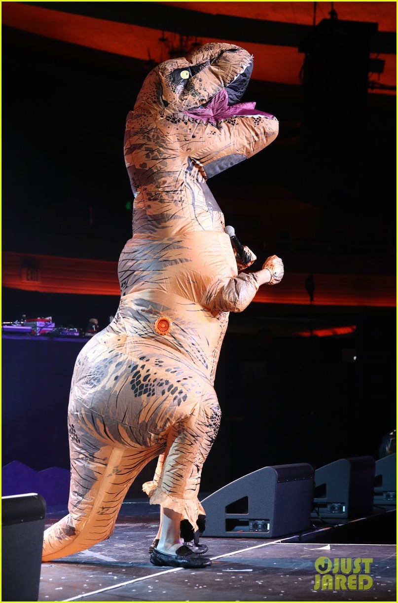 Joseph Gordon-Levitt Makes Rare Appearance With Wife Tasha McCauley at Seth  Rogen's Hilarity for Charity Event!: Photo 3786727 | Courtney Love,  Elizabeth Olsen, Frances Bean Cobain, James Corden, Johnny Galecki, Joseph  Gordon, image size:807x1222