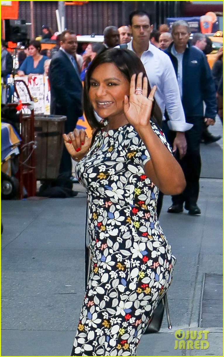 mindy kaling hits nyc to promote new book why not me 053776355
