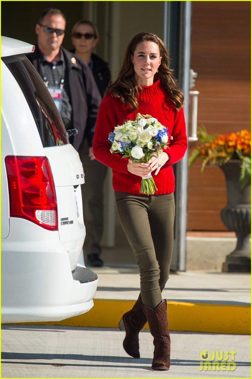 Kate Middleton & Prince William Continue Their Royal Tour of Canada(02)