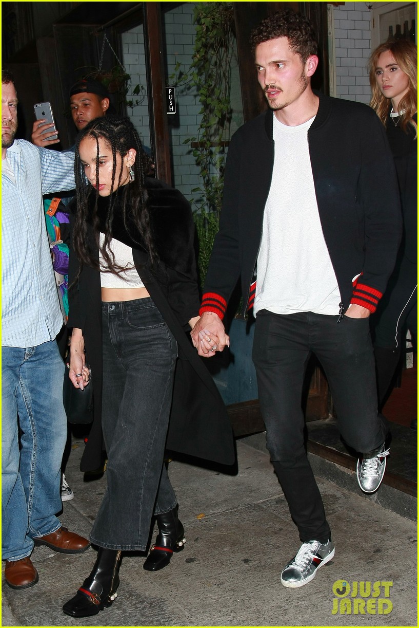 Zoe Kravitz & Karl Glusman Hold Hands Two Nights in a Row! Photo