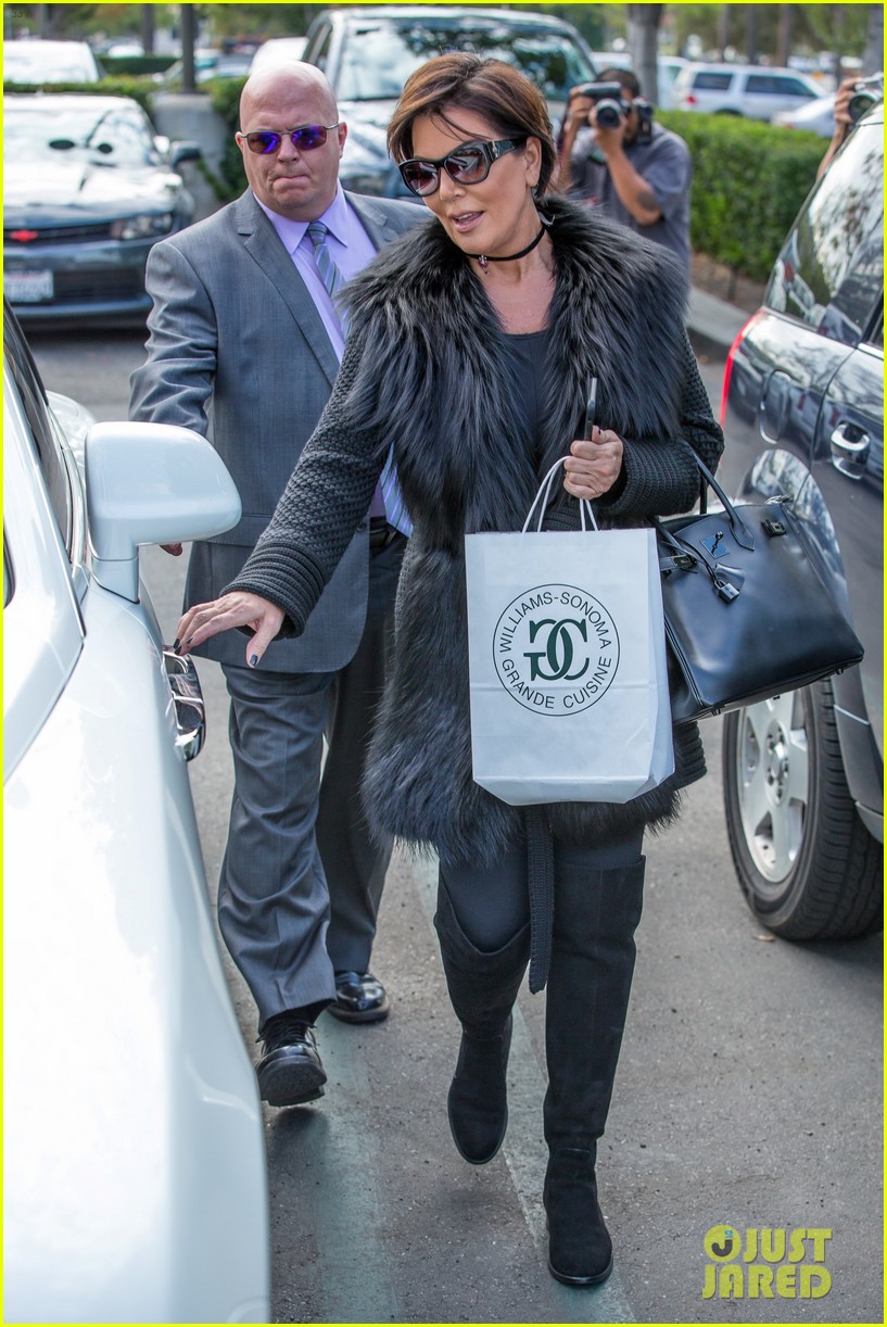 kris jenner amps up security for an afternoon out 053792672