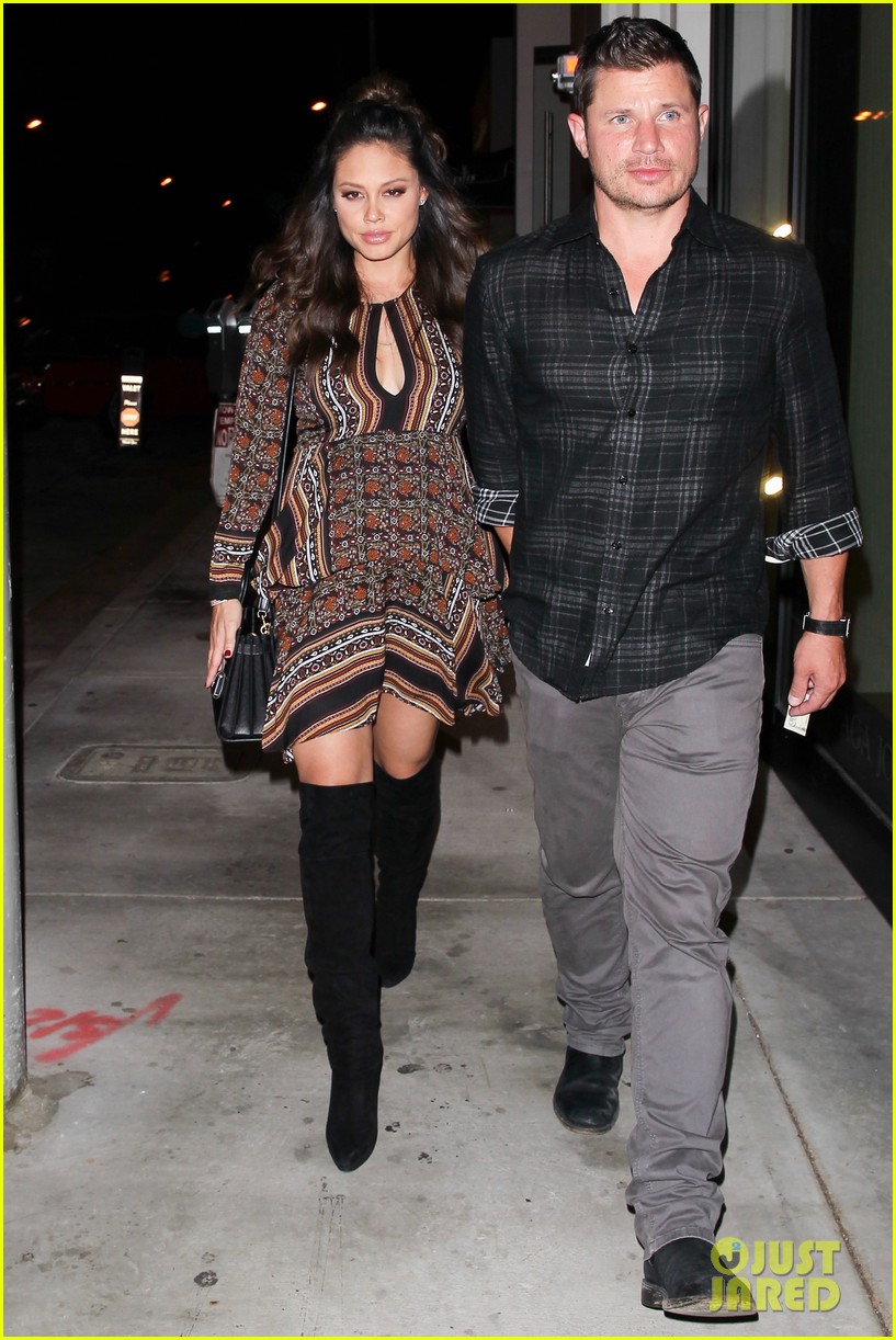 Nick Lachey & Pregnant Wife Vanessa Hold Hands for Date Night at LA's(02)