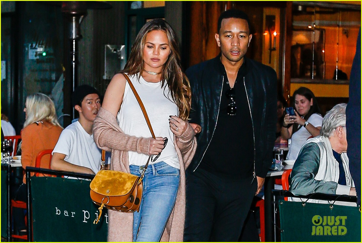 John Legend & Chrissy Teigen Pull Double Event Duty In NYC! Photo(02)