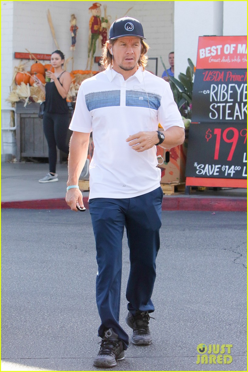 mark wahlberg opens up about his faith 153782804