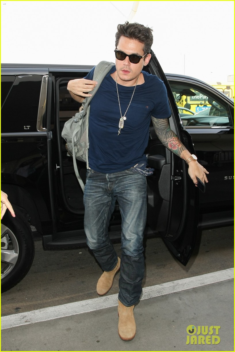 John Mayer Isn't Too Confident About His Fall Wardrobe Choices: Photo ...