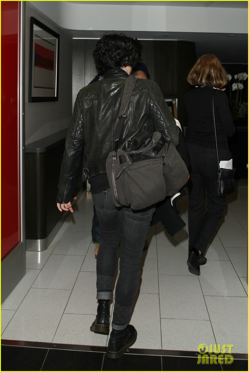 John Mayer Isn't Too Confident About His Fall Wardrobe Choices: Photo ...