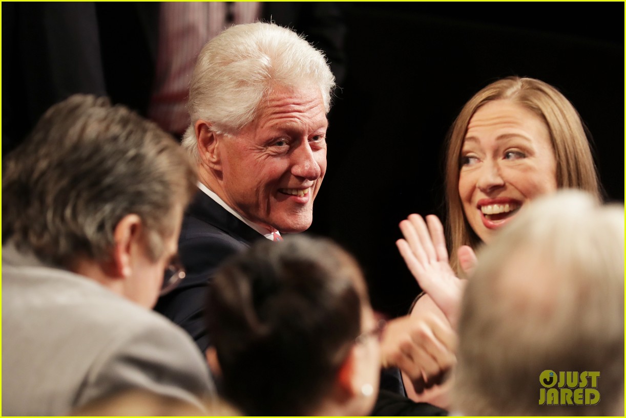 Bill Clinton & Melania Trump Avoid Each Other at Final Presidential ...