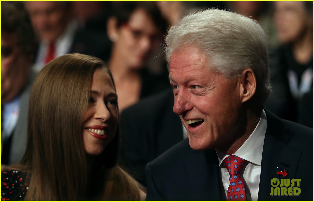 Bill Clinton & Melania Trump Avoid Each Other at Final Presidential ...