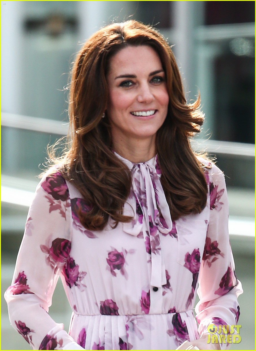 Kate Middleton & Prince William Support Mental Health Day with Heads
