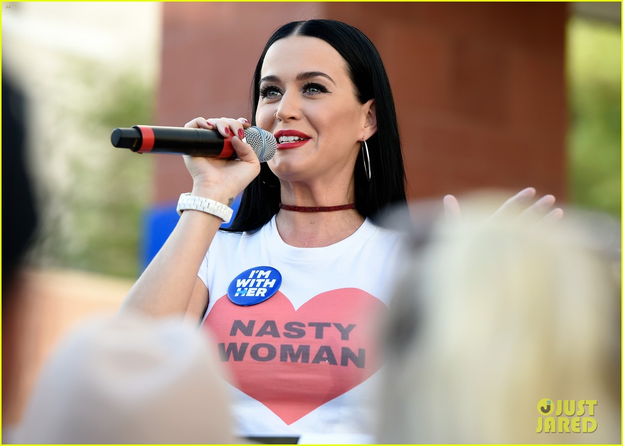 katy perry visits unlv dorms to urge students to vote for hillary clinton 293791194