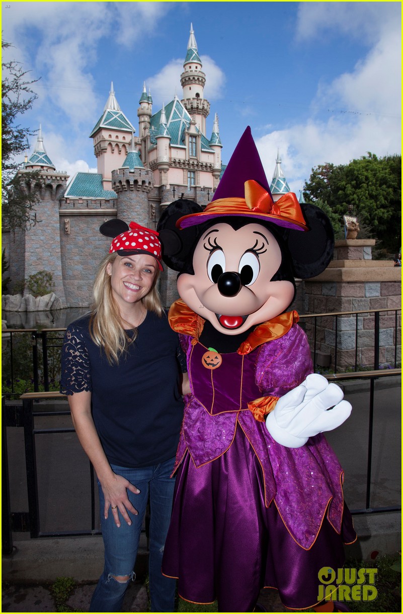 Reese Witherspoon & Son Tennessee Spend the Day at Disneyland! Photo