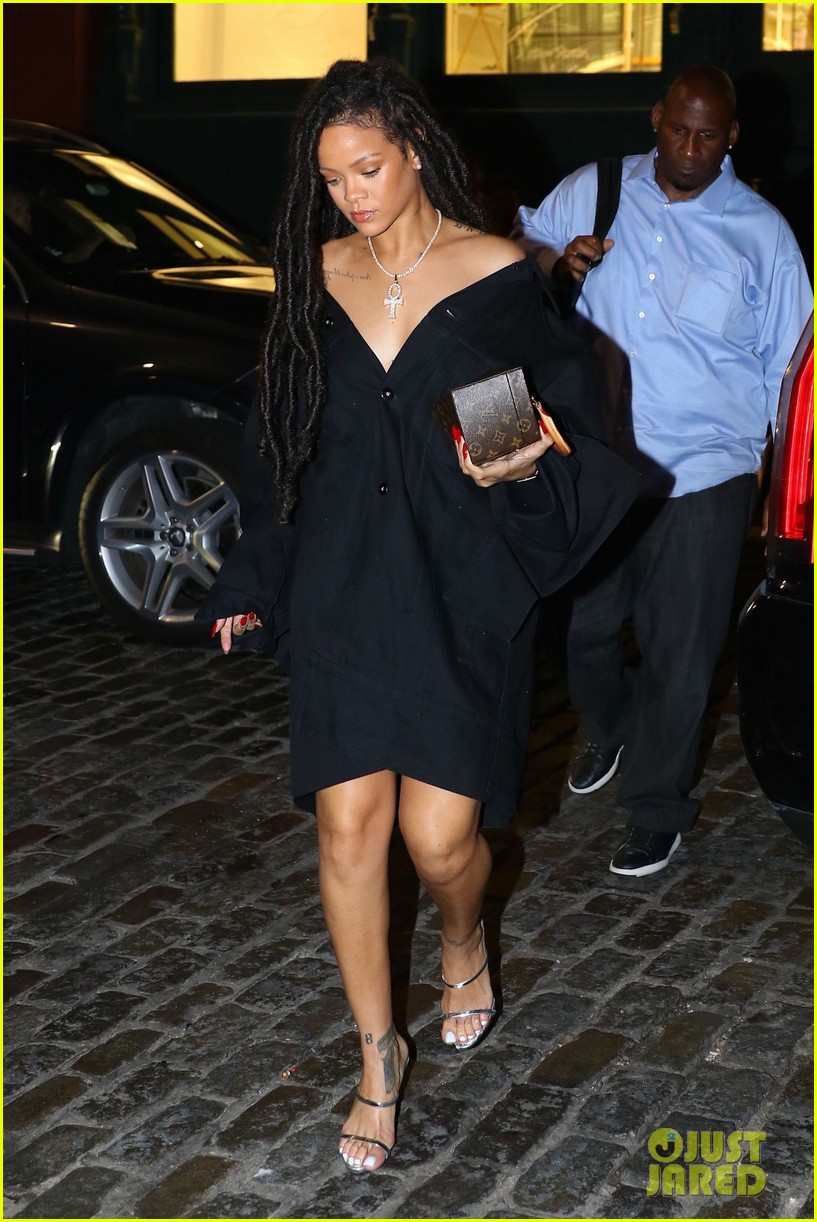 rihanna steps out to dinner with neice majesty 143780607