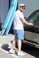 seth rogen picks up healthy snacks at the grocery store 03