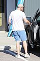 seth rogen picks up healthy snacks at the grocery store 08