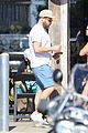 seth rogen picks up healthy snacks at the grocery store 09