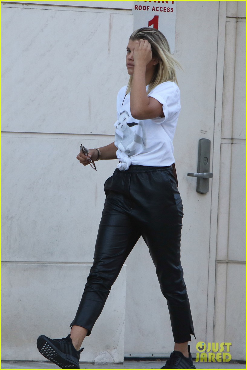 sofia richie steps out for shopping with a pal 25