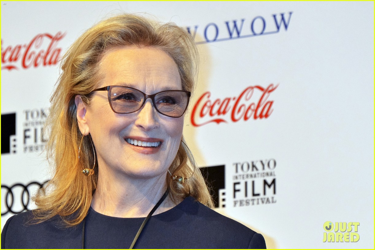 meryl streep on playing hillary clinton ill have to wait 08