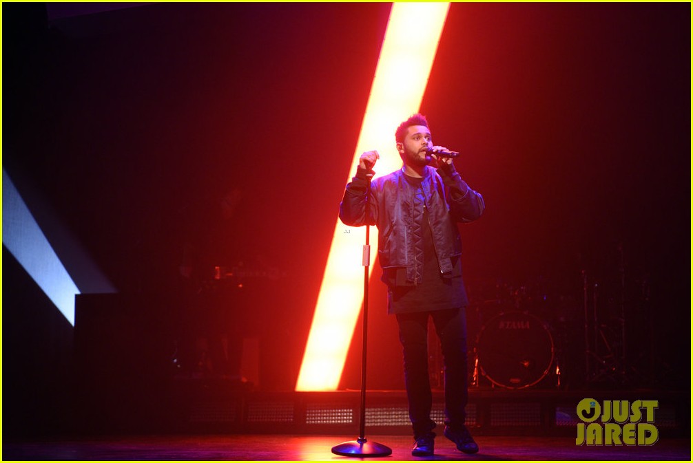 the weeknd performs saturday night live 013775641