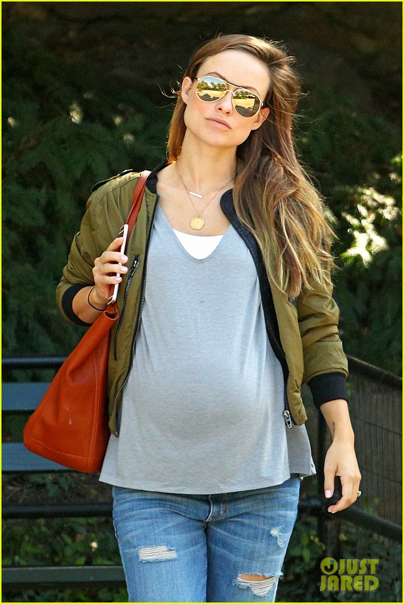 pregnant olivia wilde large baby bump 16