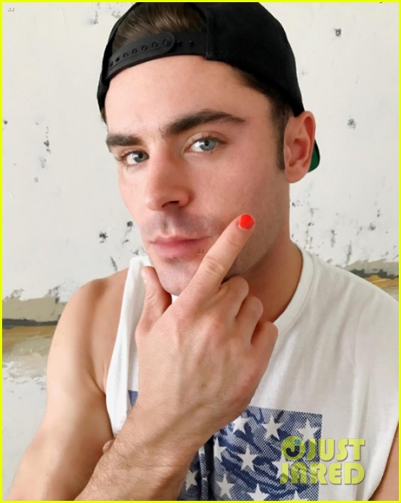 zac efron chris hemsworth paint their nails for good cause 013783218