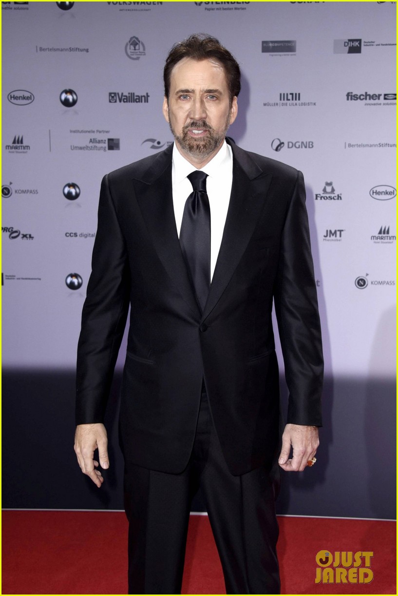 nic cage suits up for german sustainability awards 10