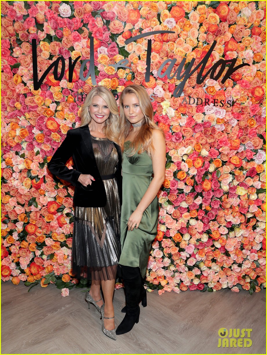 christine brinkley brings daughter sailor to lord and taylor opening 013805398