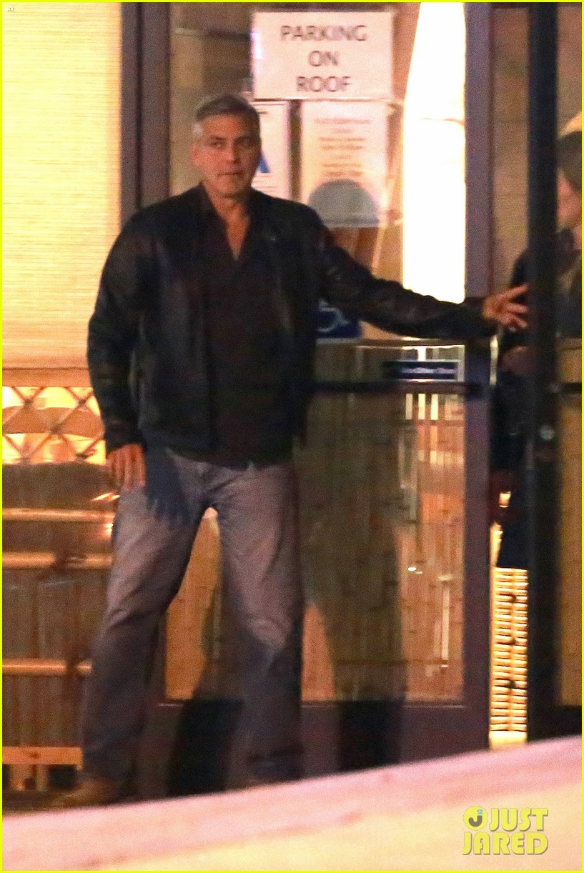 george clooney grabs dinner with friends in la 143804150