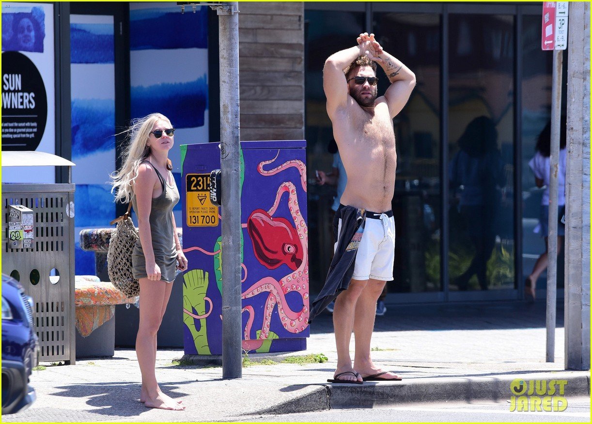 jai courtney looks so hot while shirtless with girlfriend mecki dent 10