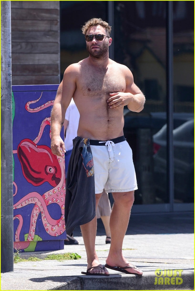 jai courtney looks so hot while shirtless with girlfriend mecki dent 15