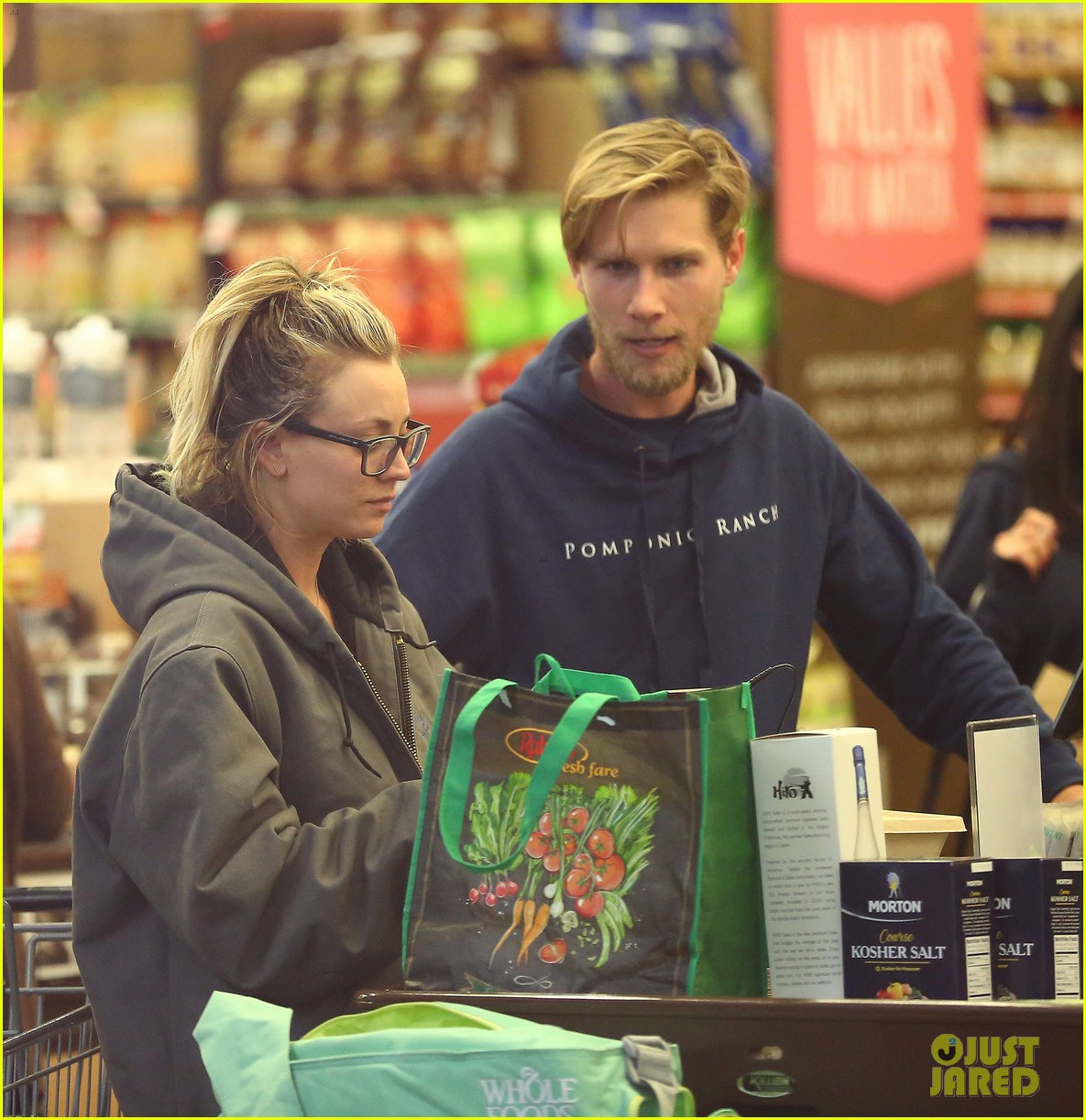 kaley cuoco and karl cook step out for whole foods date 053813709