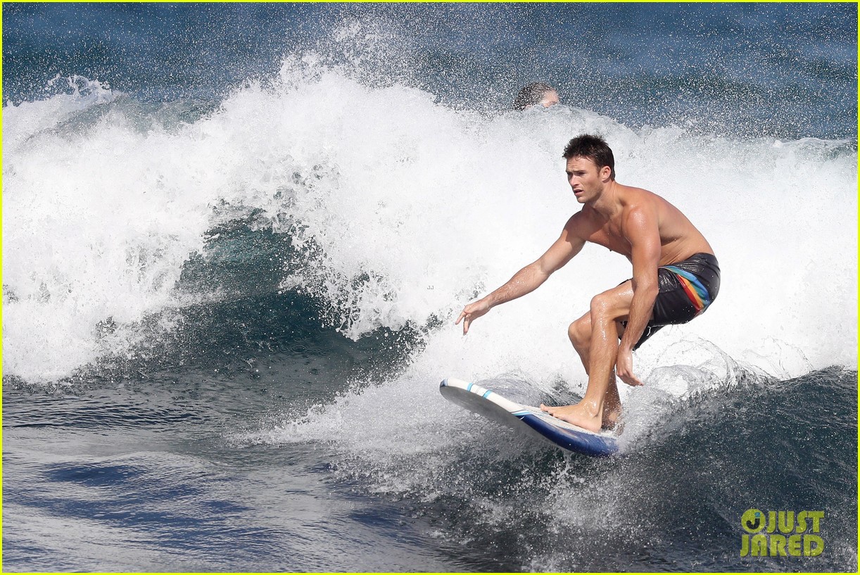 scott eastwood goes surfing in hot new shirtless beach photos 34