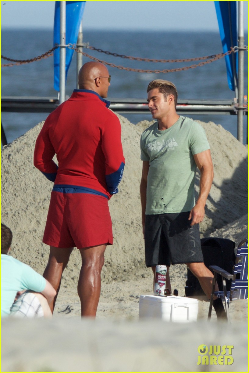 zac efron reveals the sexiest thing about dwayne johnson 293809348