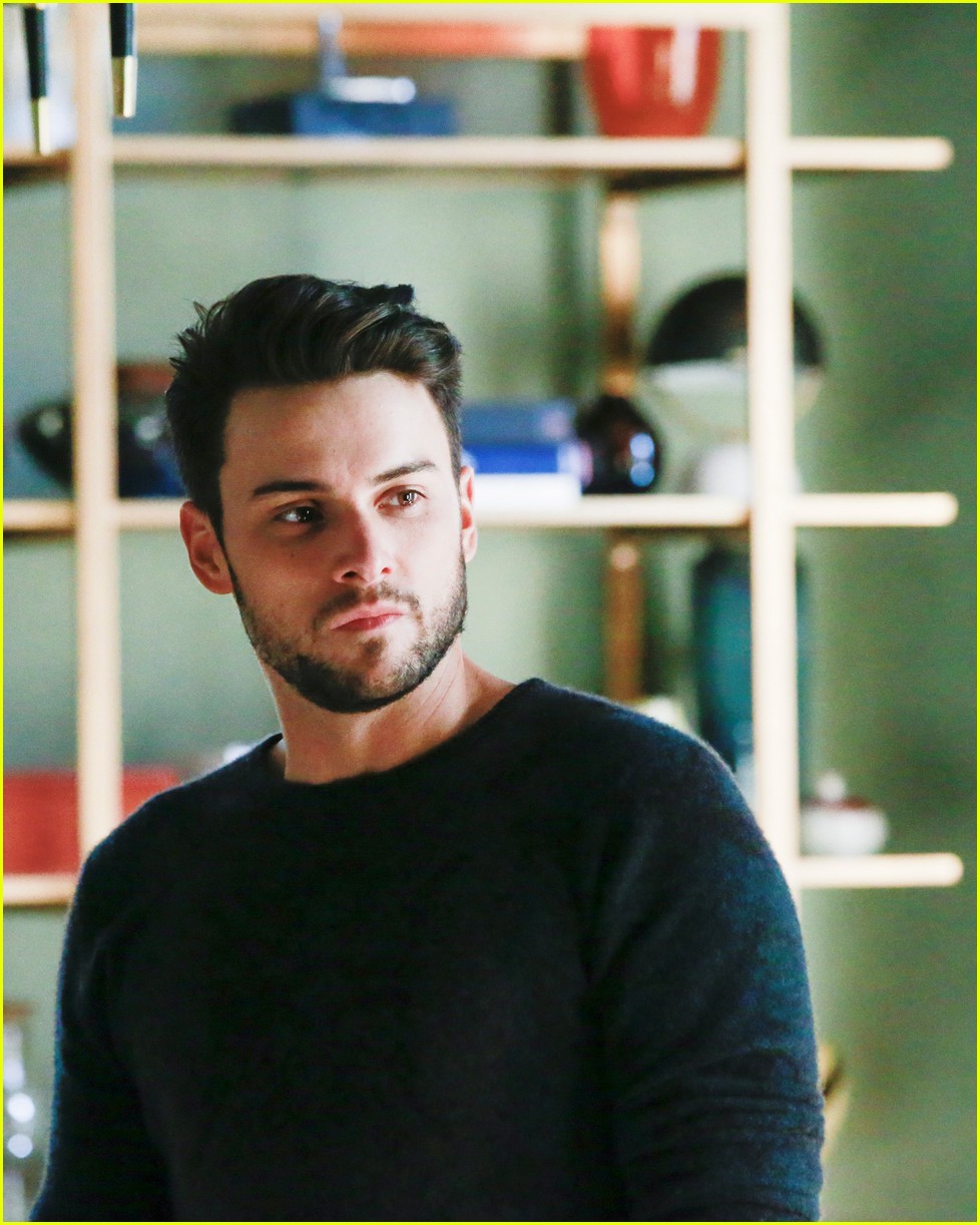 jack falahee confirms he is straight 033809424