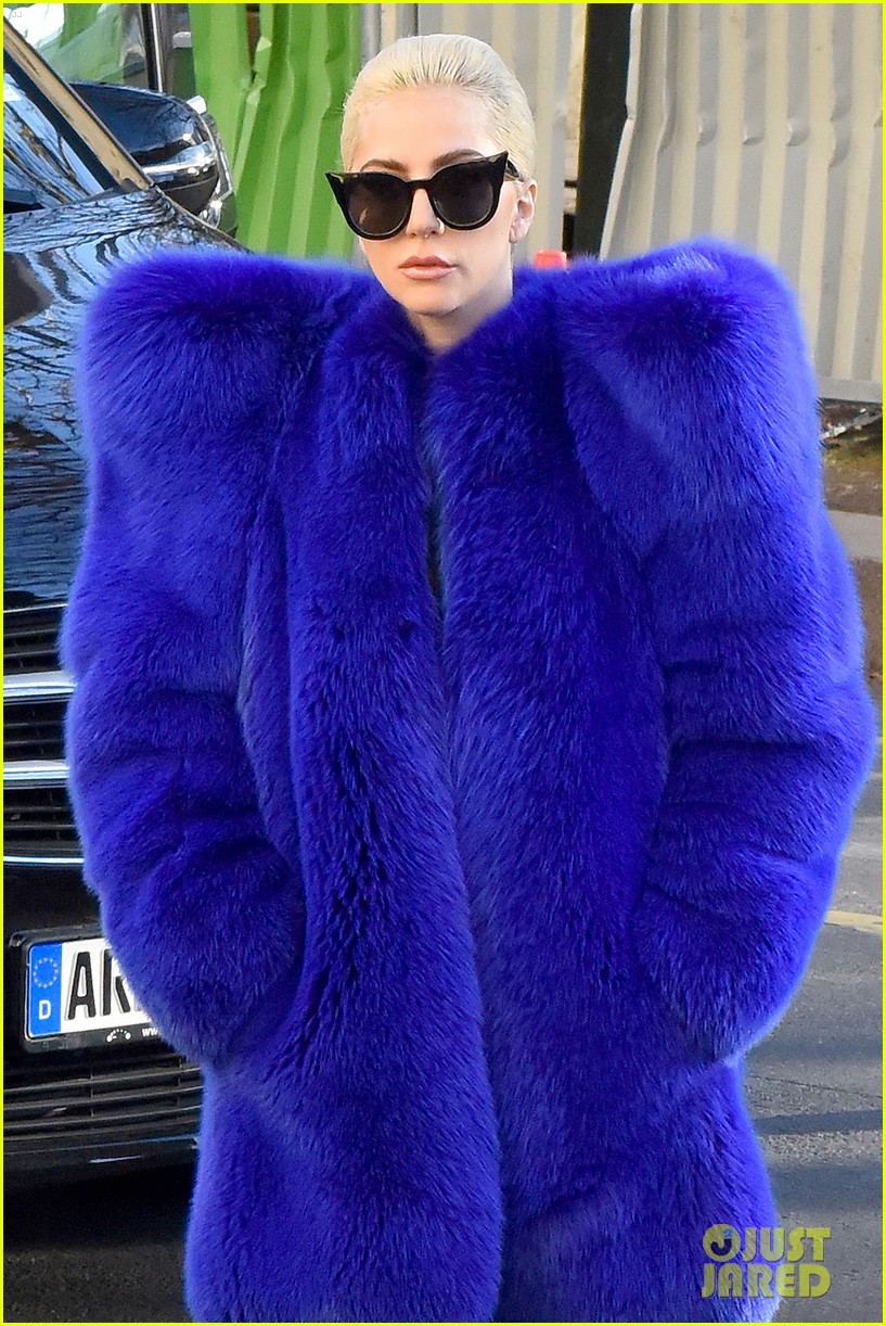 lady gaga blue fur coat paris 163817411