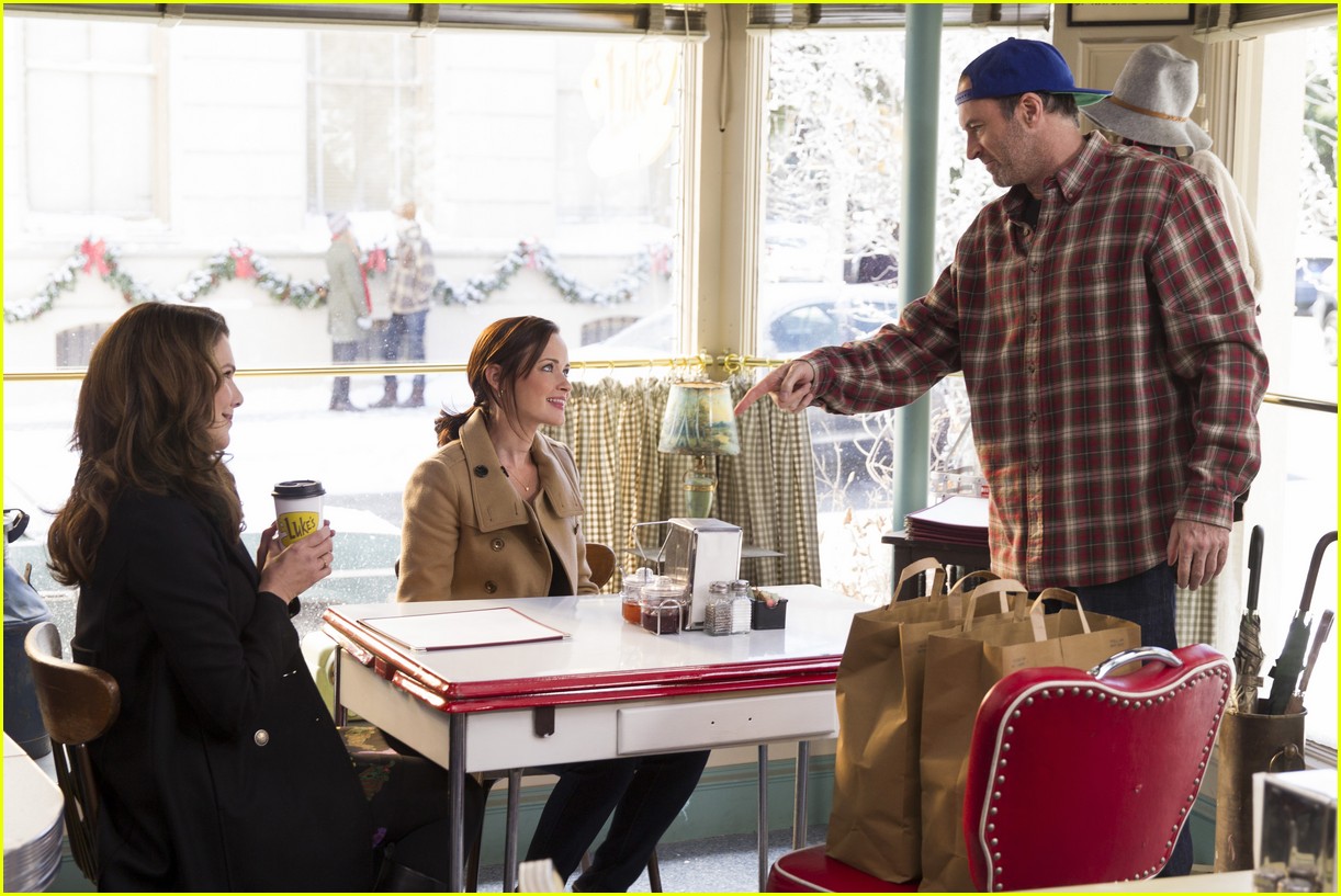 gilmore girls year in the life new stills 07