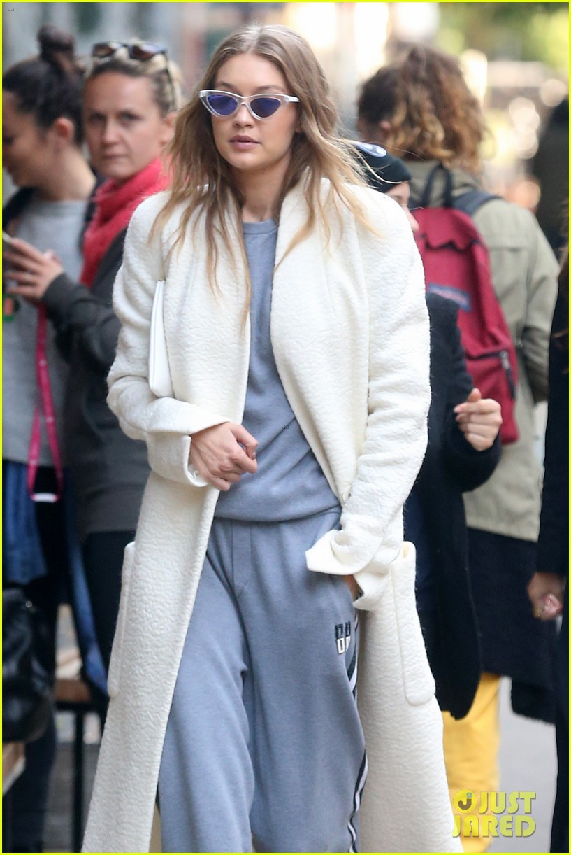 gigi hadid grabs lunch with girlfriends in nyc 043799373