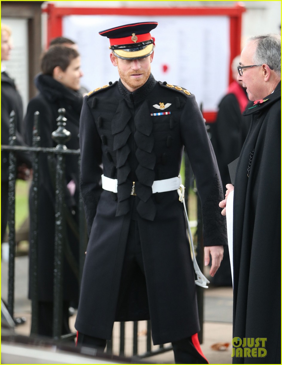 prince harry makes offiical appearanace at fields of remembrance 203805718